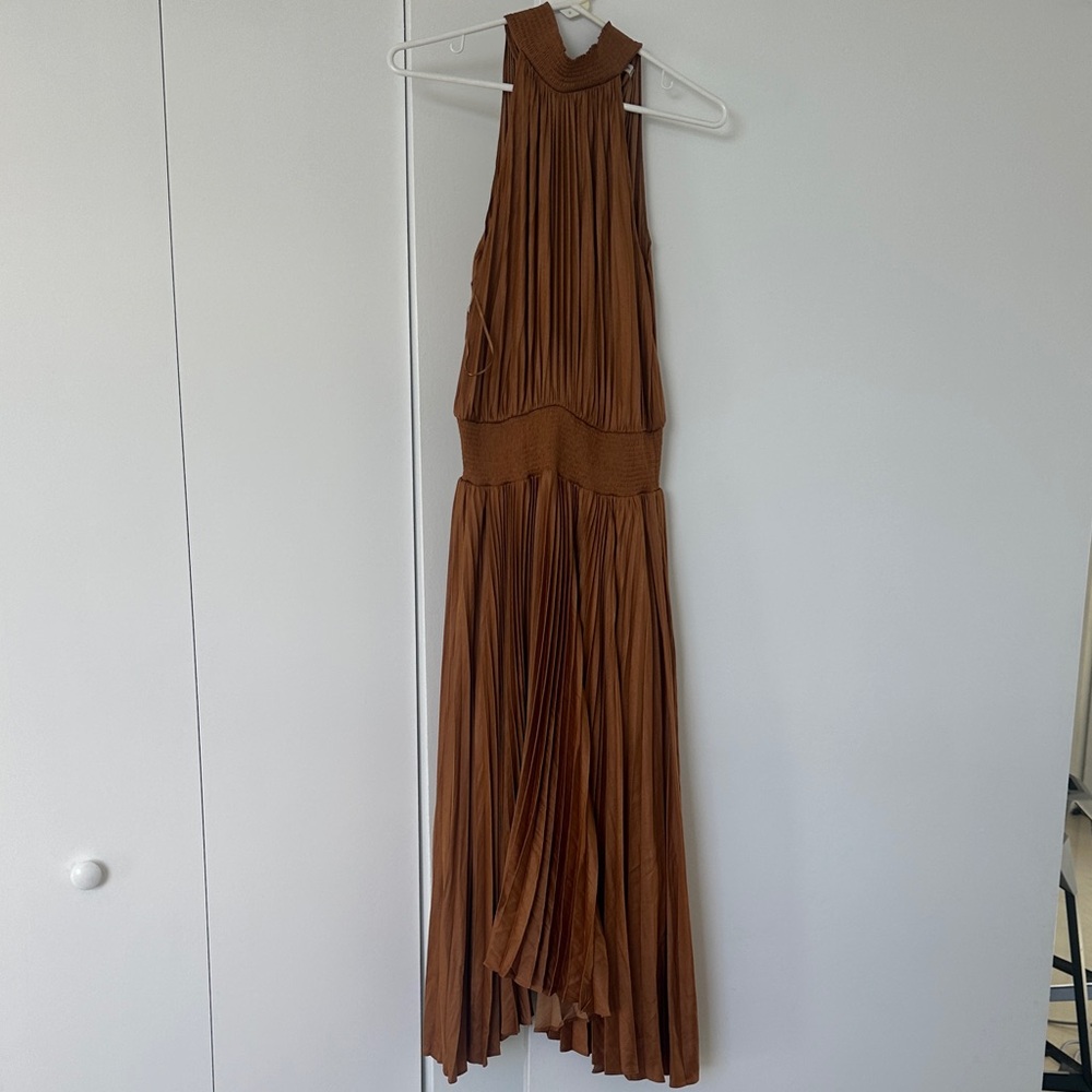 Elegant Brown Pleated Dress Tahari size s  perfect for fall